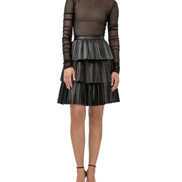 Nha Khanh Faux Leather Tiered Pleated Mini Skirt in Black Sz 4 - Picture 1 of 6